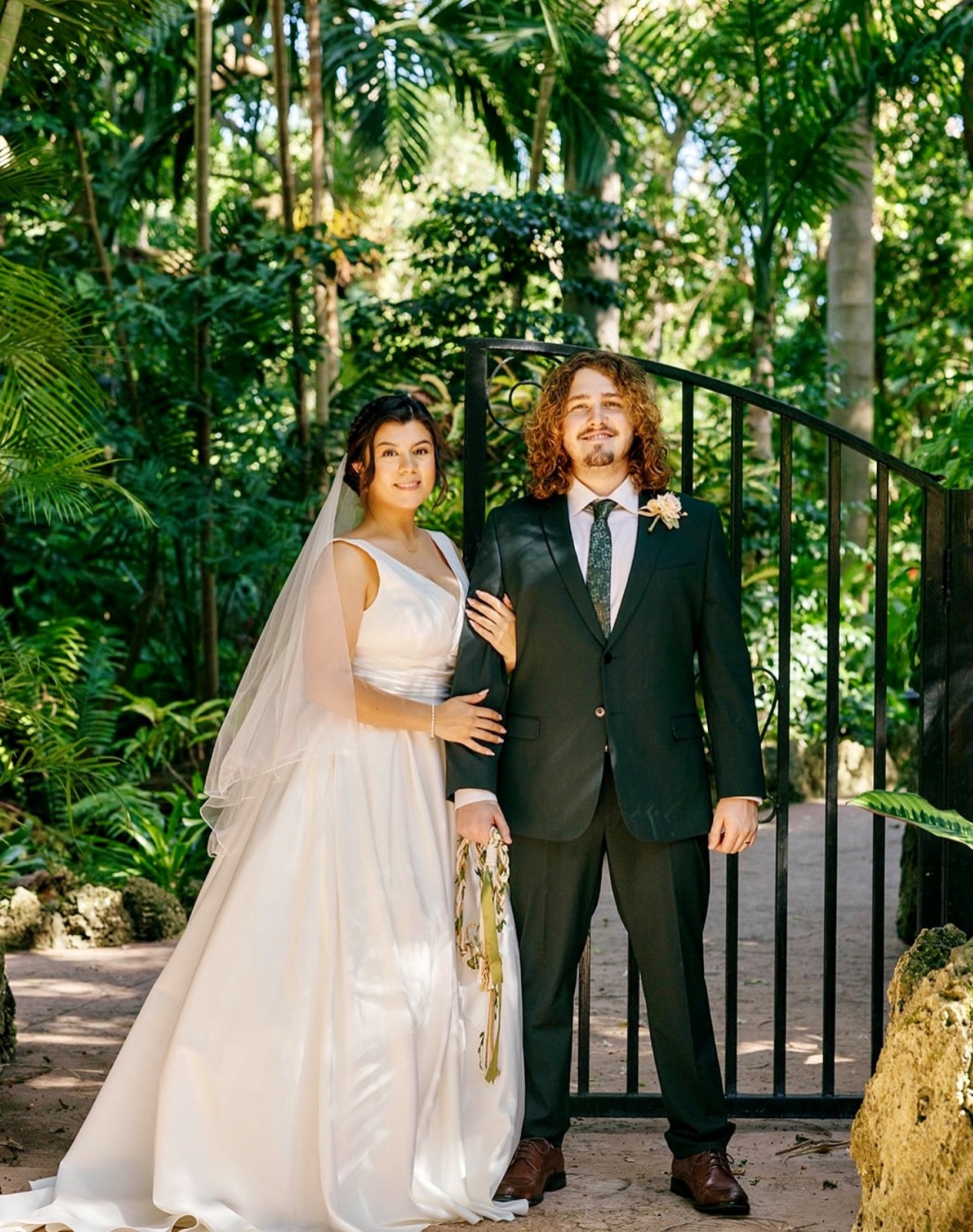 WeddingPhotosa.hammock.Pavilion.....jpg